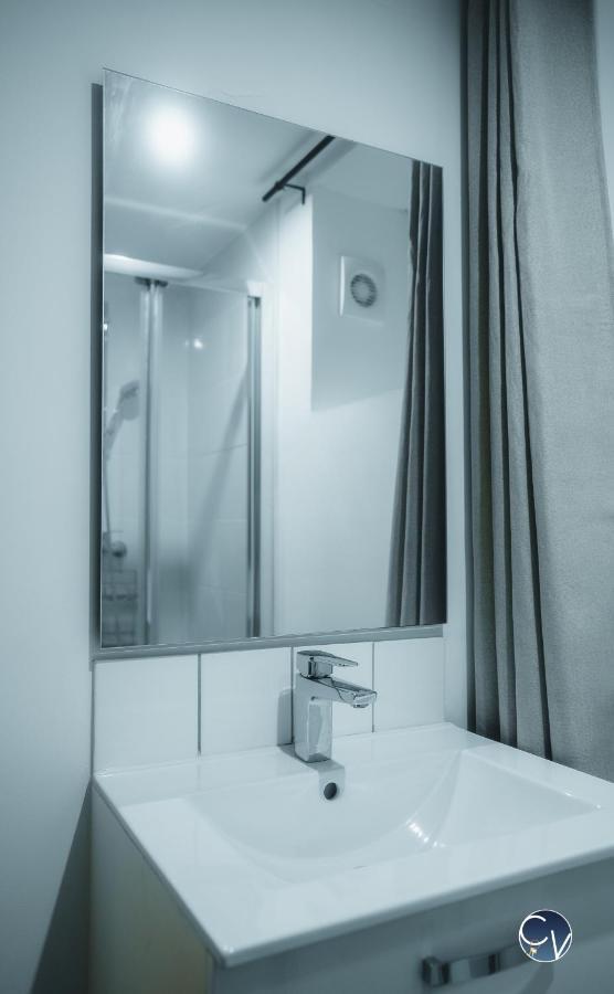 Appartement Neuf Et Moderne Dans Le Centre Ville Bagnols-sur-Cèze Exteriér fotografie